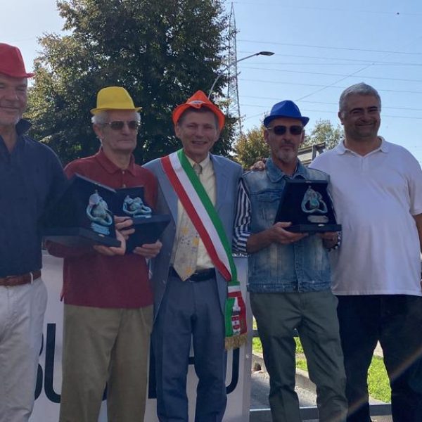 Gianmario Sirtori, Giuseppe Galbiati, il Sindaco Massimo Vadori, Samuele Zappa e Don Achille